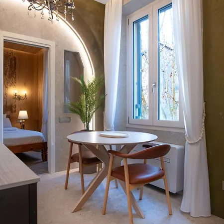 Bosco Royal By Station